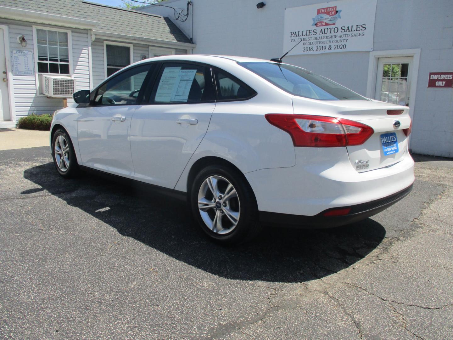 2014 WHITE Ford Focus SE Sedan (1FADP3F28EL) with an 2.0L L4 DOHC 16V engine, located at 540a Delsea Drive, Sewell, NJ, 08080, (856) 589-6888, 39.752560, -75.111206 - Photo#3